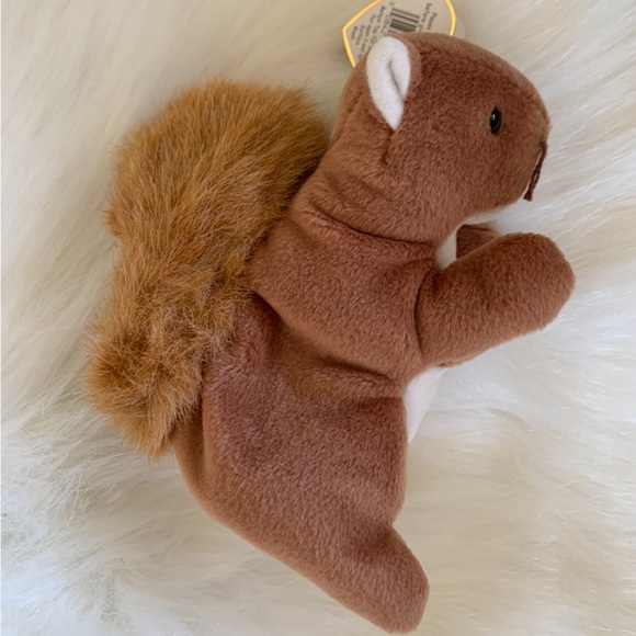 **NWT RARE COLLECTIBLE BEANIE BABY NUTS THE SQUIRREL NWT** - Picture 2 of 7